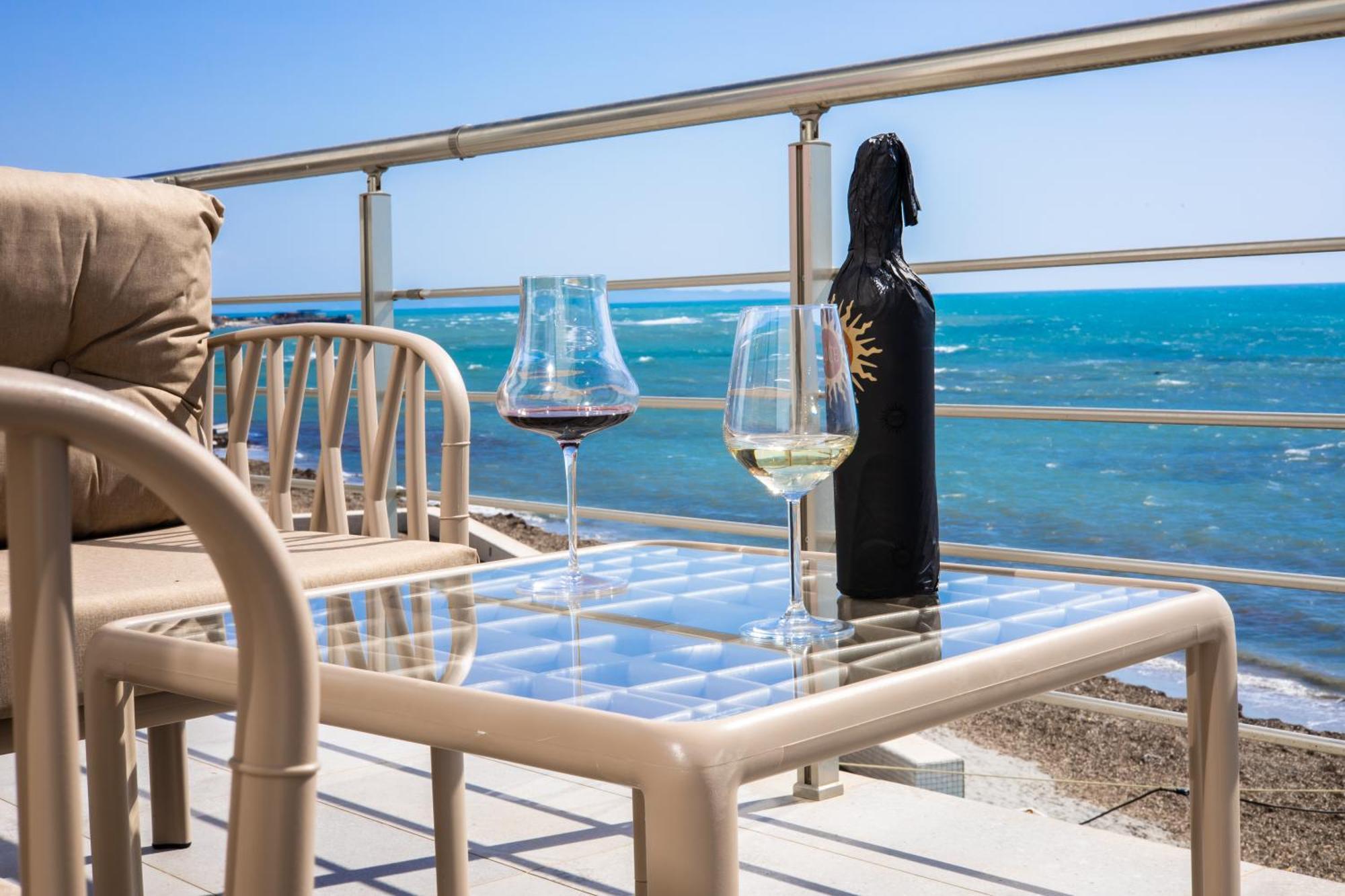 فندق Costa Del Sol دراس المظهر الخارجي الصورة